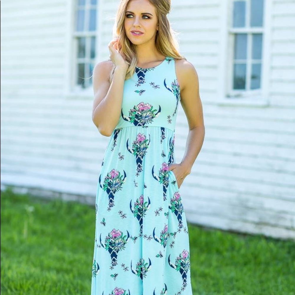 Blue bull skull maxi